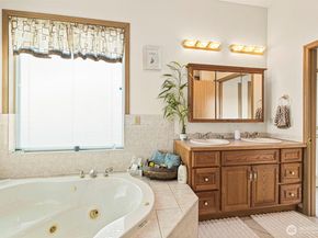 10821 Crestwood Drive S, Seattle WA 98178