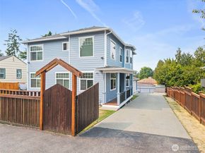 10821 Crestwood Drive S, Seattle WA 98178