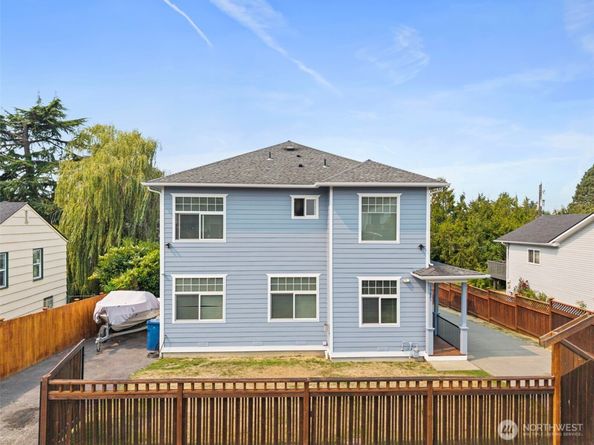10821 Crestwood Drive S, Seattle WA 98178