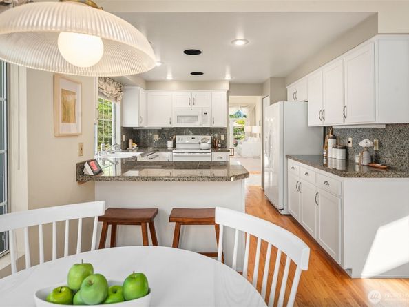 2029 Mill Green Court SE, Mill Creek WA 98012