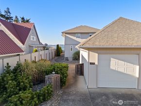 8668 NE Point No Point Road, Hansville WA 98340