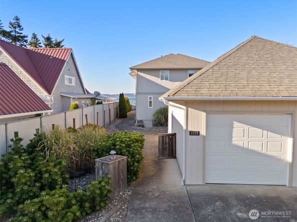 8668 NE Point No Point Road, Hansville WA 98340