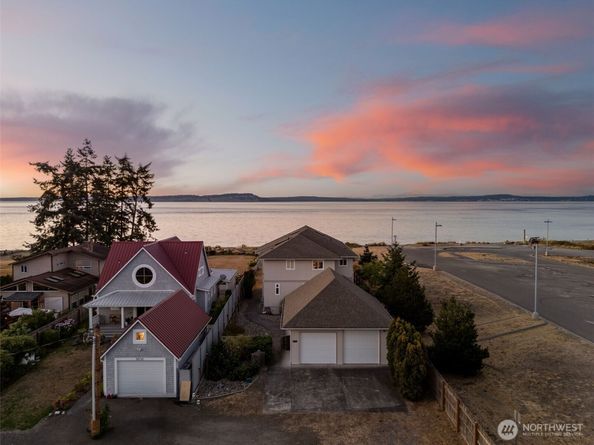 8668 NE Point No Point Road, Hansville WA 98340