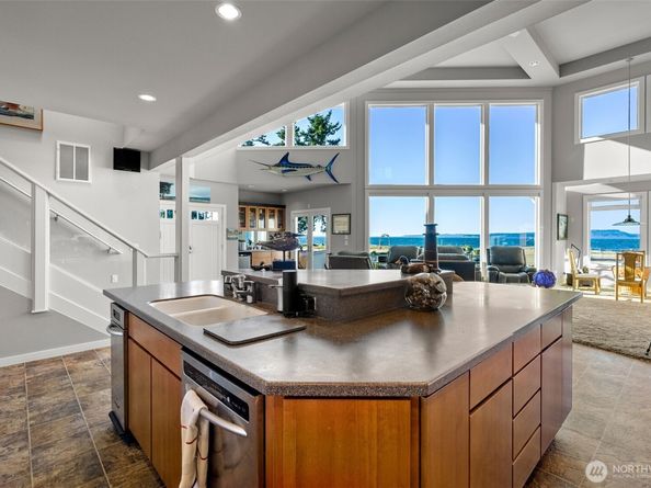 8668 NE Point No Point Road, Hansville WA 98340