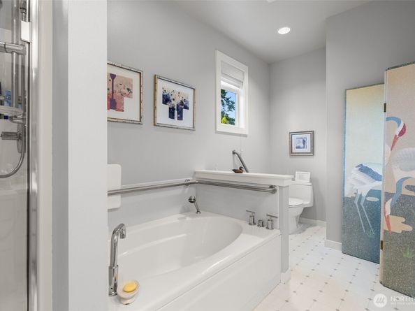 8668 NE Point No Point Road, Hansville WA 98340