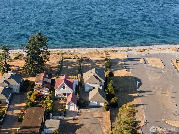 8668 NE Point No Point Road, Hansville WA 98340
