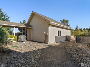 8668 NE Point No Point Road, Hansville WA 98340