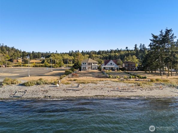 8668 NE Point No Point Road, Hansville WA 98340