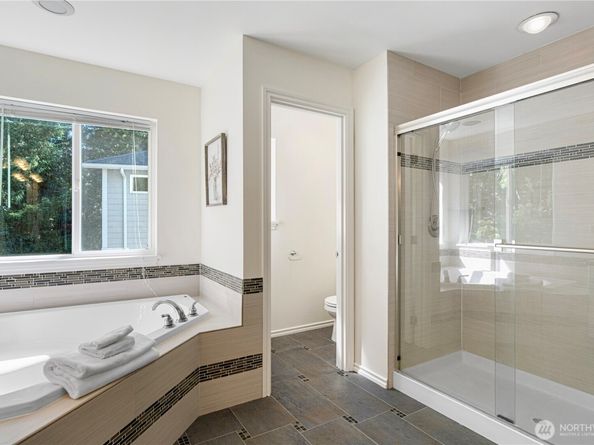 17445 NE 28th Street, Redmond WA 98052