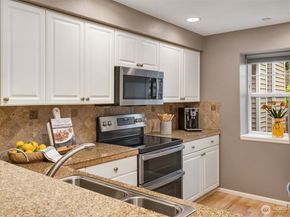 2300 Jefferson Avenue NE A101, Renton WA 98056