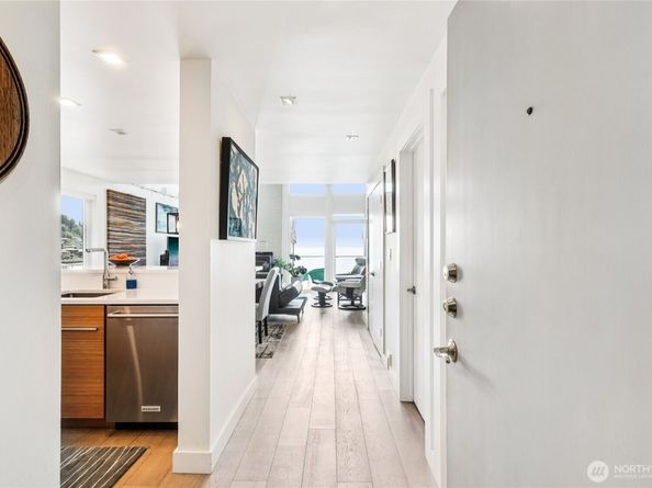 3717 Beach Drive SW 316, Seattle WA 98116