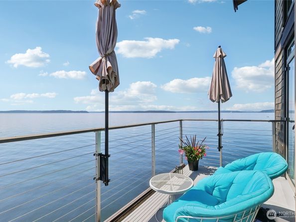 3717 Beach Drive SW 316, Seattle WA 98116