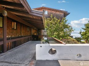 3717 Beach Drive SW 316, Seattle WA 98116