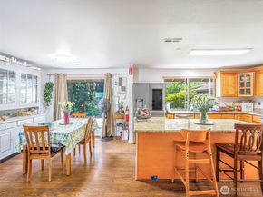 5707 173rd Place SW, Lynnwood WA 98037