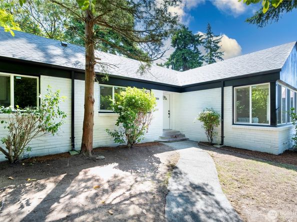 2874 30th Avenue W, Seattle WA 99819