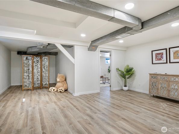 2874 30th Avenue W, Seattle WA 99819