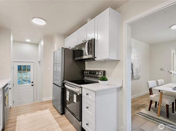 2874 30th Avenue W, Seattle WA 99819