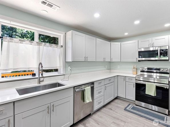 4931 NW Knute Anderson Road, Silverdale WA 98383