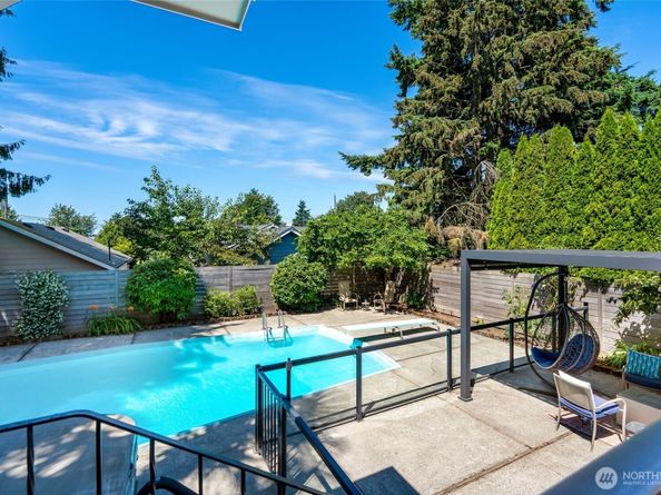 10045 9th Avenue SW, Seattle WA 98146
