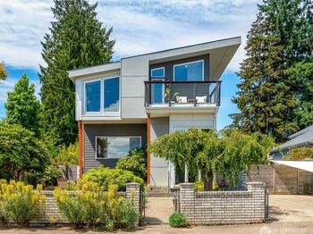 10045 9th Avenue SW