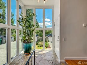 10045 9th Avenue SW, Seattle WA 98146