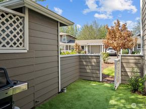 22511 SE 37th Terrace 1409, Issaquah WA 98029