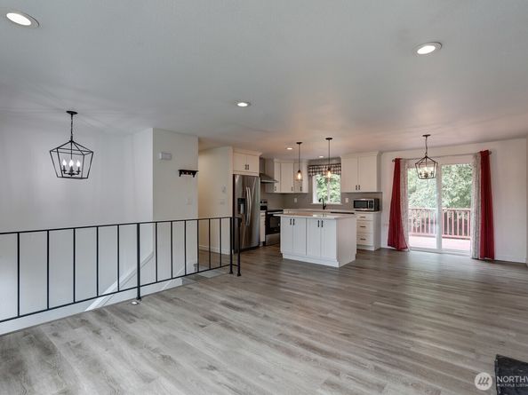 23202 115th Avenue SE, Kent WA 98031