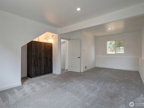 23202 115th Avenue SE, Kent WA 98031