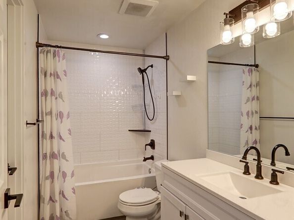 23202 115th Avenue SE, Kent WA 98031