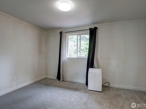 23202 115th Avenue SE, Kent WA 98031