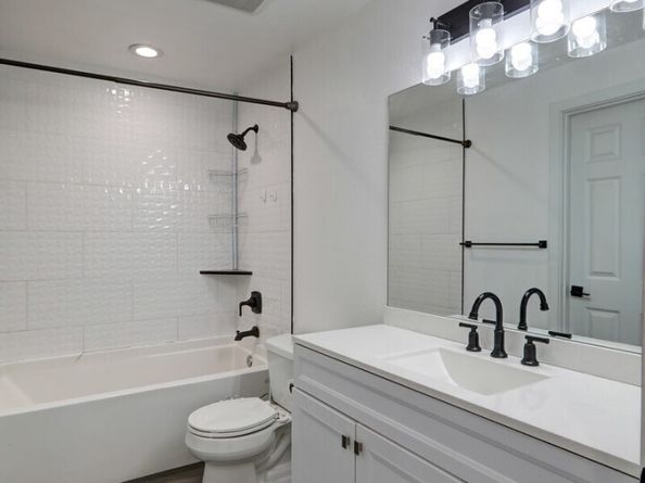 23202 115th Avenue SE, Kent WA 98031