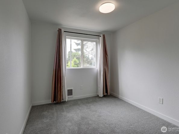 23202 115th Avenue SE, Kent WA 98031