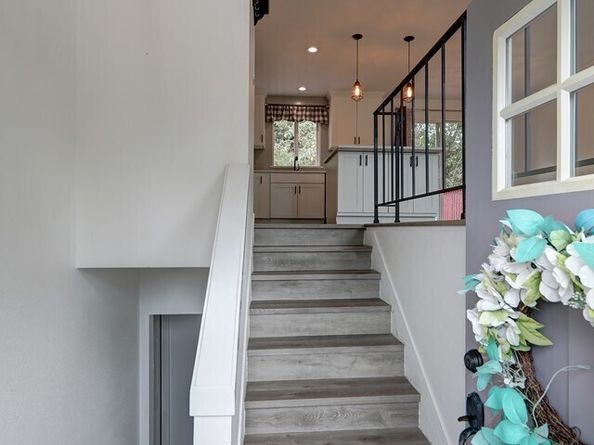 23202 115th Avenue SE, Kent WA 98031