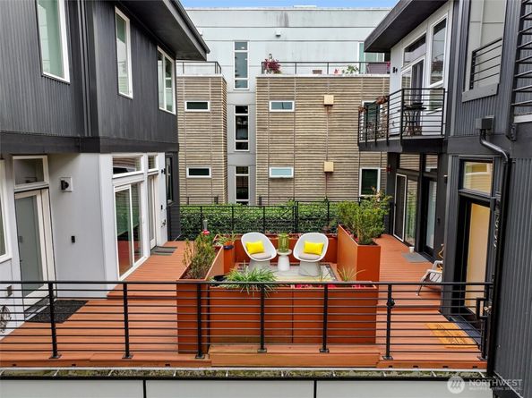 609 15th Avenue E, Seattle WA 98112