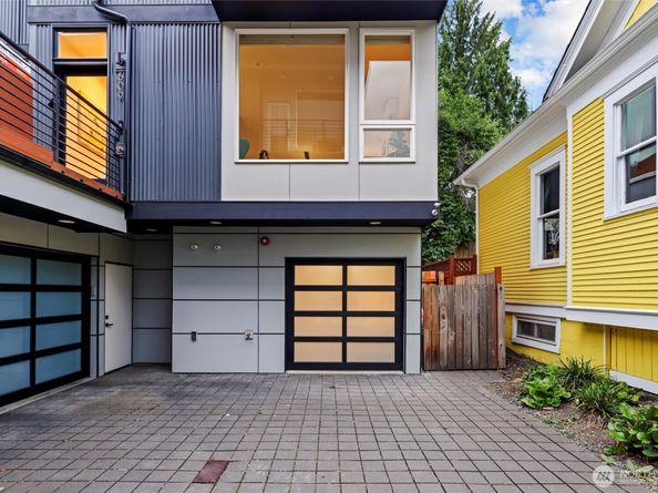 609 15th Avenue E, Seattle WA 98112