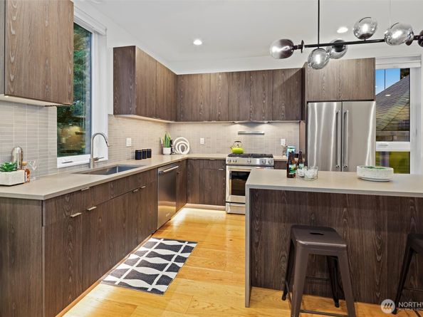 609 15th Avenue E, Seattle WA 98112