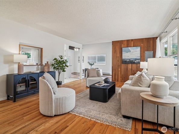 7123 192nd Place SW, Lynnwood WA 98036