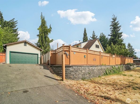 7123 192nd Place SW, Lynnwood WA 98036