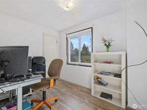 23502 PETERSON Drive, Mountlake Terrace WA 98043