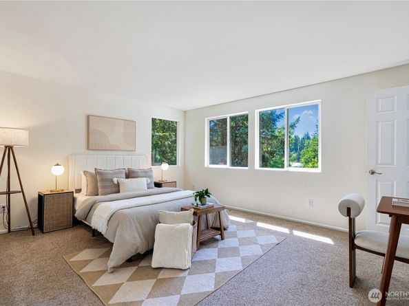 25133 SE 43rd Place, Sammamish WA 98029