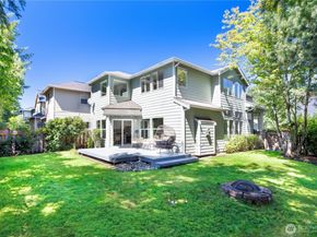 25133 SE 43rd Place, Sammamish WA 98029