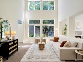 25133 SE 43rd Place, Sammamish WA 98029