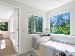 25133 SE 43rd Place, Sammamish WA 98029