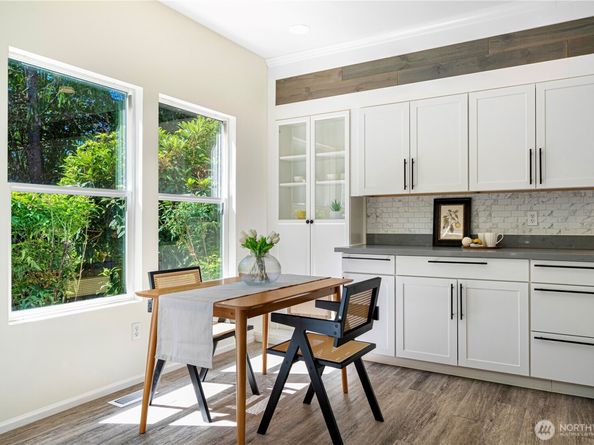 25133 SE 43rd Place, Sammamish WA 98029