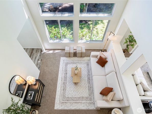 25133 SE 43rd Place, Sammamish WA 98029