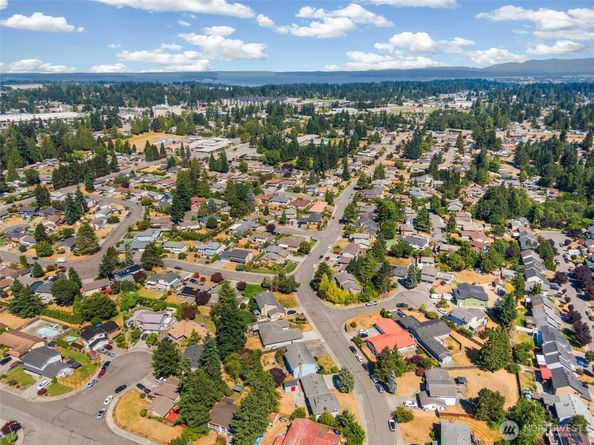 9116 10th Avenue SE, Everett WA 98208