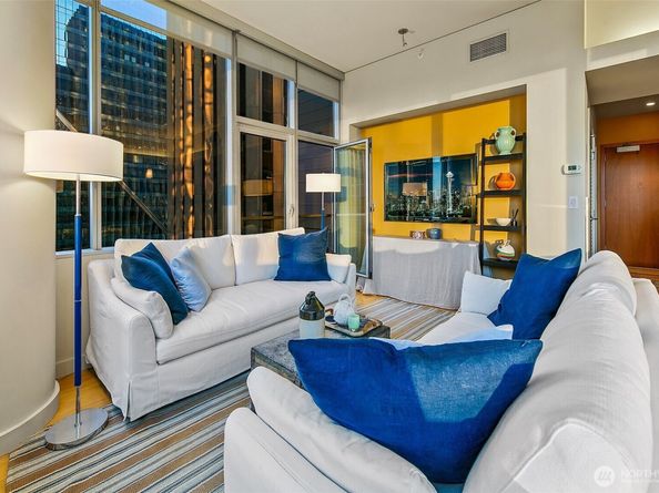 909 5th Avenue 2105, Seattle WA 98164