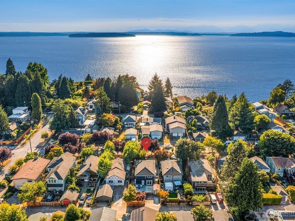 6040 49th Avenue SW, Seattle WA 98136