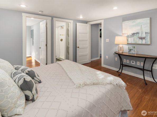 6040 49th Avenue SW, Seattle WA 98136