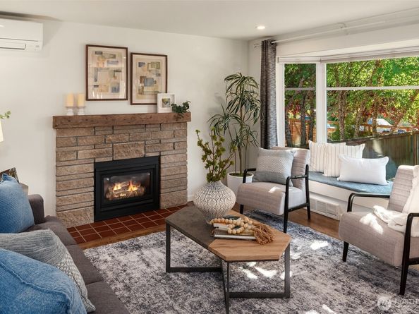 6040 49th Avenue SW, Seattle WA 98136